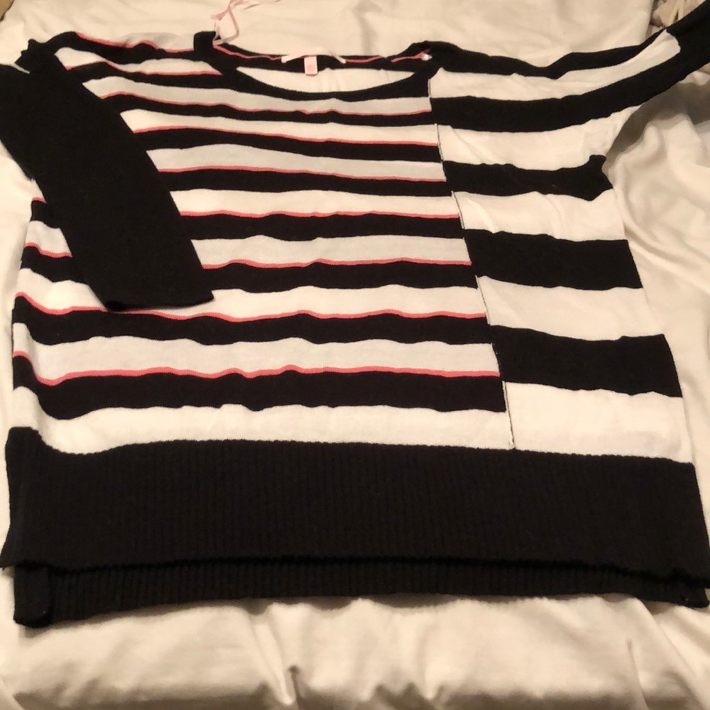 VS color block sweater light weight scoop neck